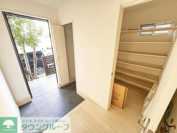 玄関(お問合せは【タウンハウジング】まで！※現地待合わせ相談可！)