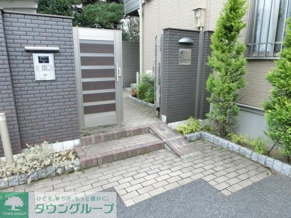 エントランス(お部屋探しは【タウンハウジング千葉店】にお任せ下さい♪)