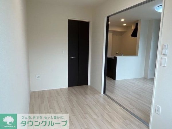 寝室(お問合せは【タウンハウジング】まで！※現地待合わせ相談可！)