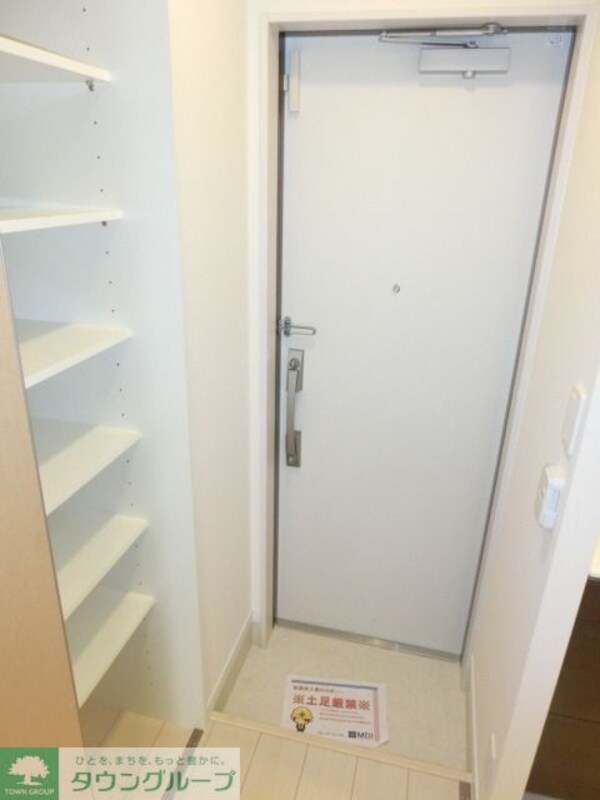 玄関(お部屋探しはタウンハウジング千葉店にお任せ下さい♪)