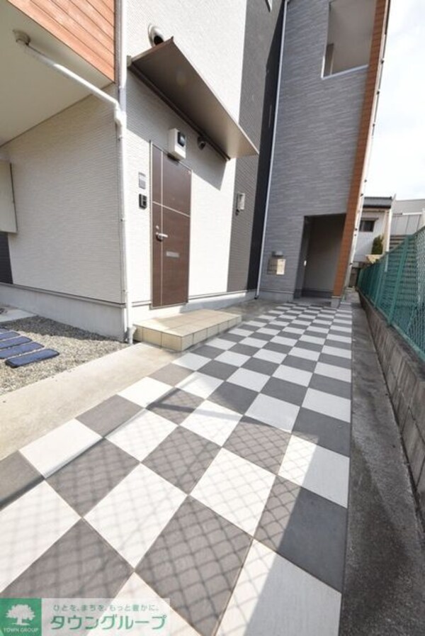 エントランス(お部屋探しは【タウンハウジング千葉店】にお任せ下さい♪)