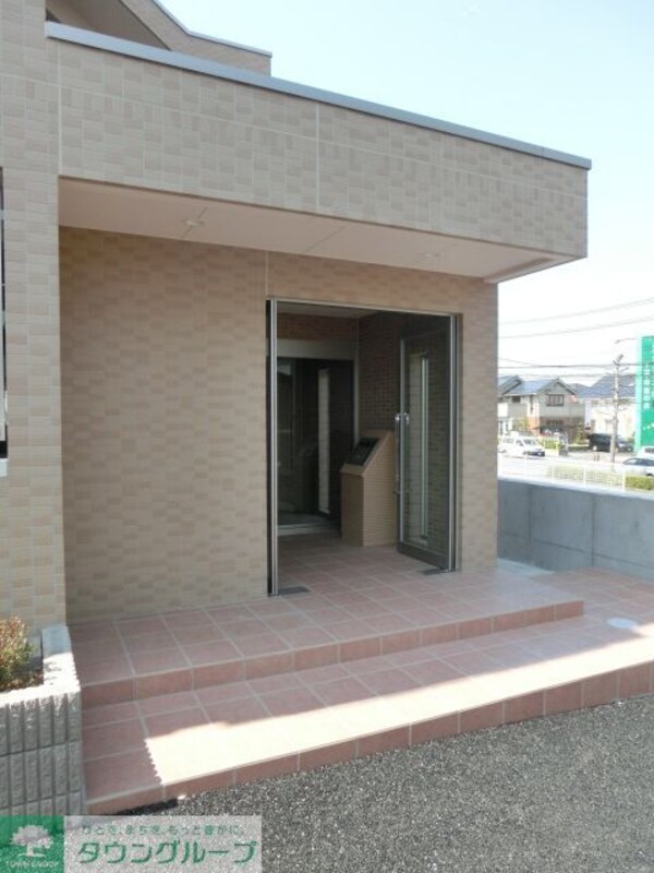 エントランス(お部屋探しは【タウンハウジング千葉店】にお任せ下さい♪)