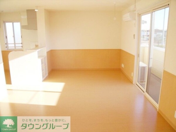 リビング・居室(現地待ち合わせ歓迎♪お問合せはタウンハウジング千葉店まで！)