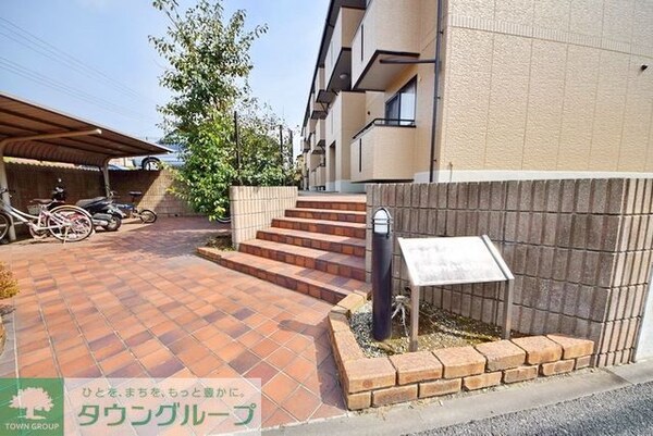エントランス(お部屋探しは【タウンハウジング千葉店】にお任せ下さい♪)