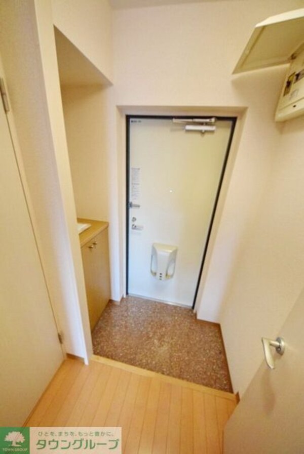 玄関(お部屋探しは【タウンハウジング千葉店】にお任せ下さい♪)