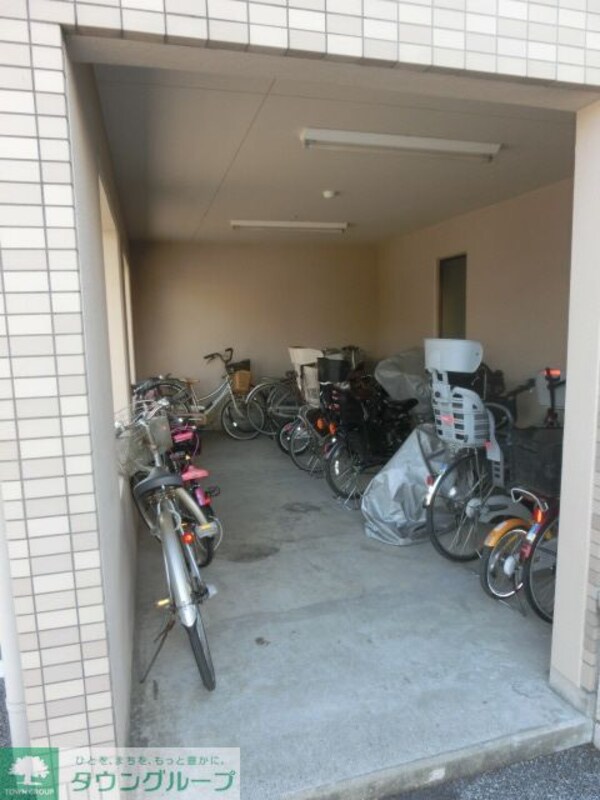 共有部分(屋根付き駐輪場)