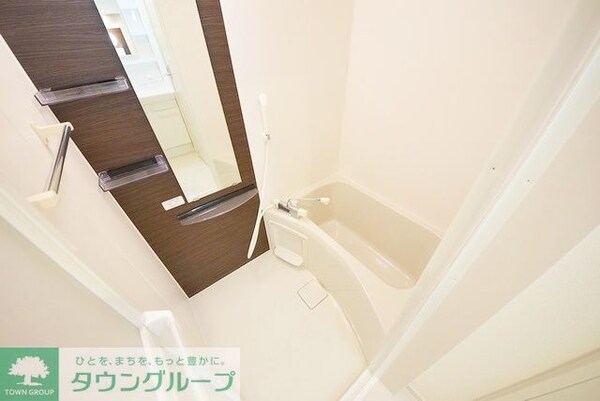 バス／シャワールーム等(同タイプの写真となりますので、実際とは異なります)