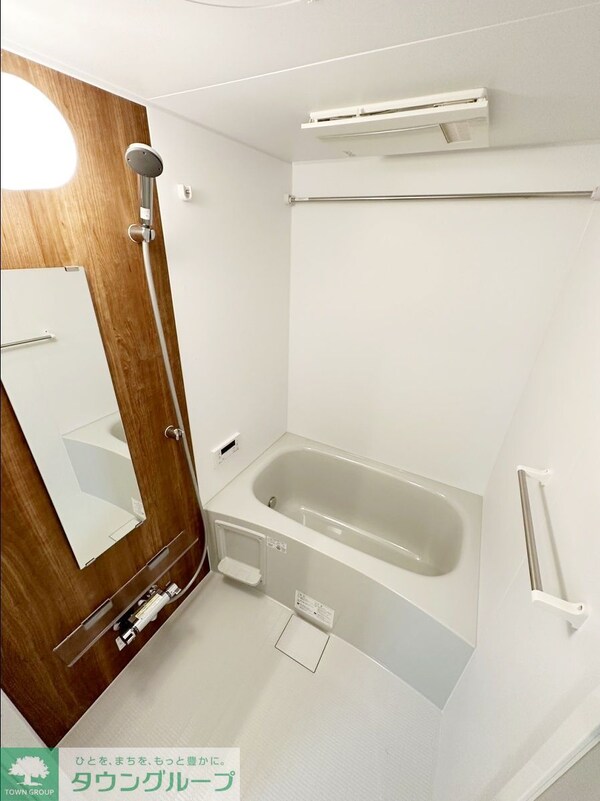 バス／シャワールーム等(※同間取り別号室写真（床建具の色が異なる場合有）)