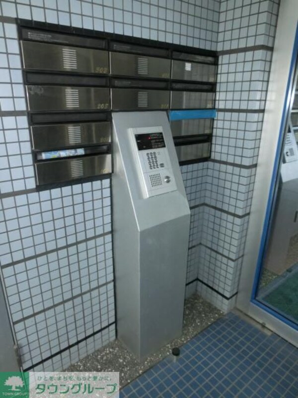 共有部分(オートロック付き)