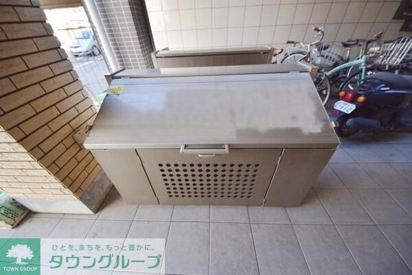 共有部分(入居者専用ダストボックス)
