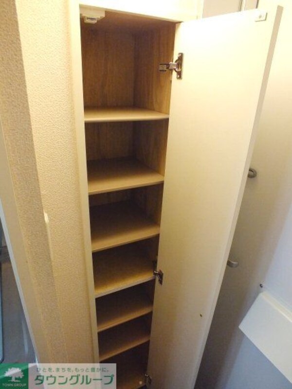 玄関(下駄箱付き)