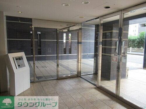 物件内観写真4　(風除室)