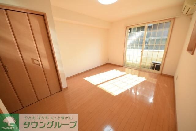 物件内観写真13　(広めの８帖)