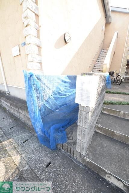 物件内観写真17　(入居者専用のごみステーション)