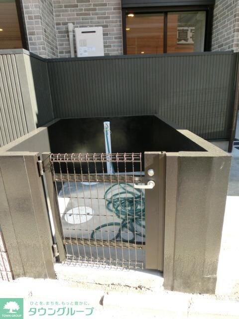 物件内観写真7　(敷地内ゴミステーション)