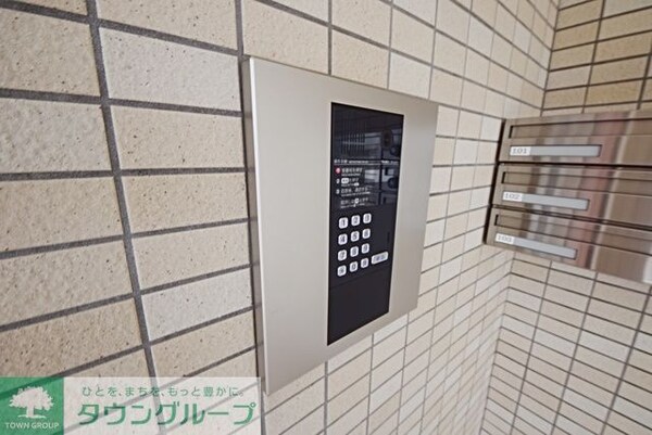 共有部分(オートロック付き)