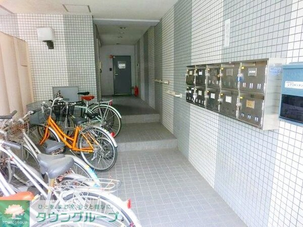 エントランス(お問合せはタウンハウジングまで！※現地待合わせ相談可能)