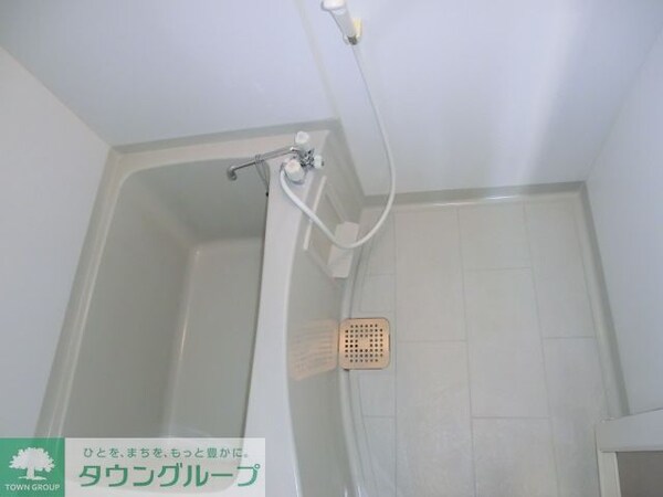 バス／シャワールーム等(大き目のバスルーム)