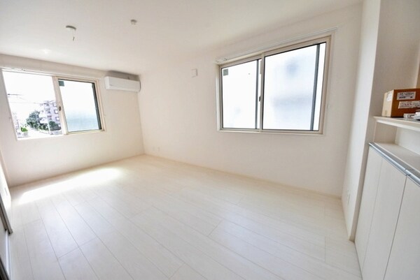 その他室内・内装(イメージ。別号室の室内写真。現況を優先します。)