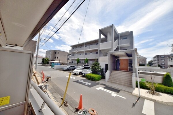 眺望(イメージ。別号室の室内写真。現況を優先します。)