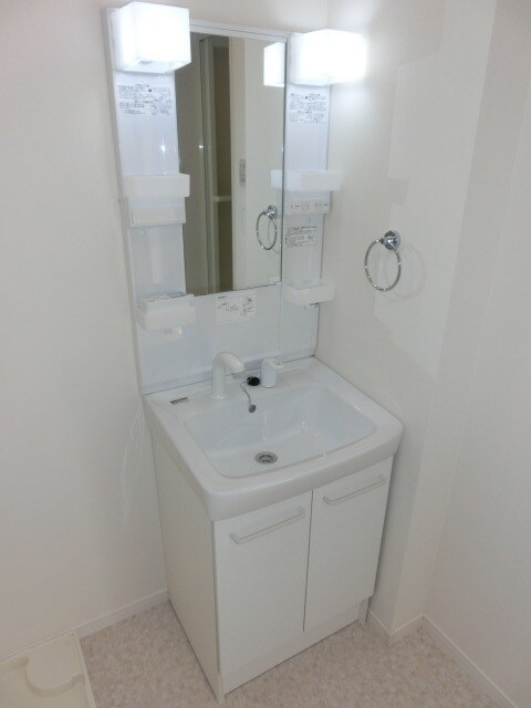 物件内観写真4　(シャンプードレッサー（同一タイプ）)