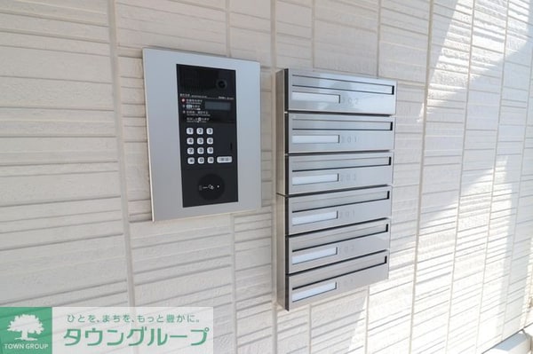 エントランス(お問合せはタウンハウジングまで！※現地待合わせ相談可能)
