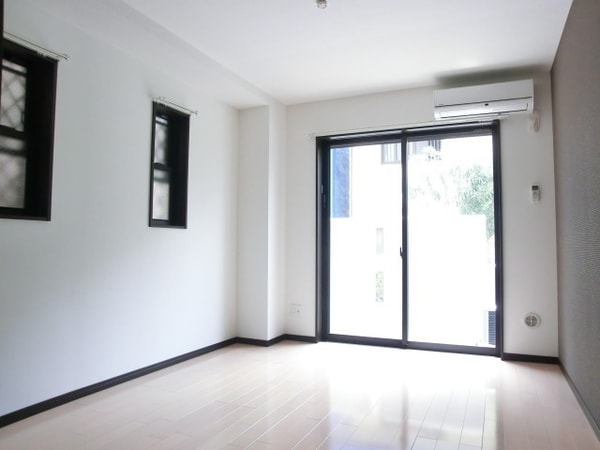 リビング・居室(角部屋の為日当たり良好です)