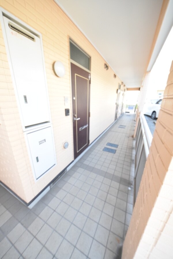 エントランス(お部屋探しは【タウンハウジング千葉店】にお任せ下さい♪)