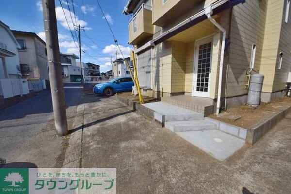 駐車場(目の前に駐車スペースがあります)