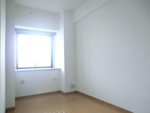 その他室内・内装(落ち着いた色合いのお部屋)