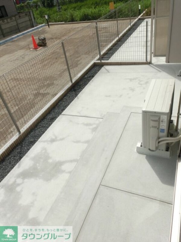 庭(広めのテラスです)