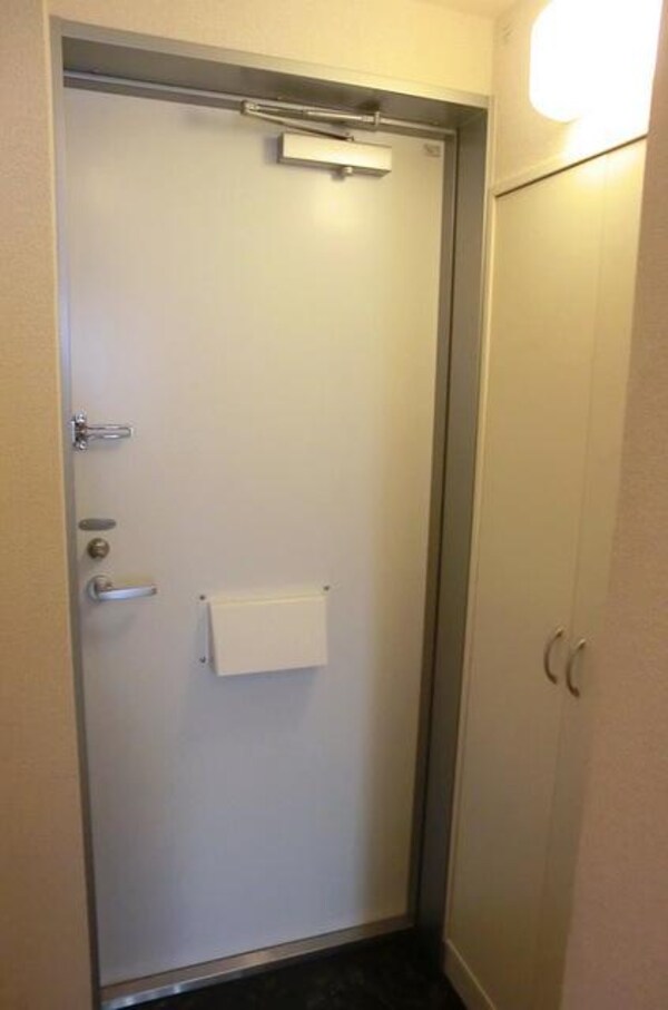玄関(お部屋探しは【タウンハウジング千葉店】にお任せ下さい♪)