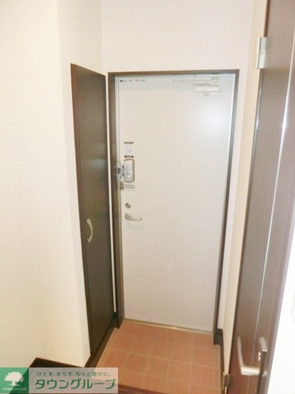 玄関(お部屋探しは【タウンハウジング千葉店】にお任せ下さい♪)