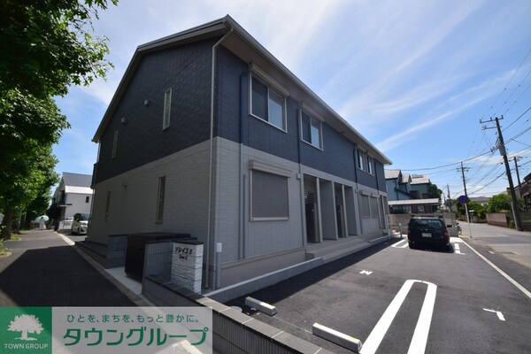 エントランス(駐車場)