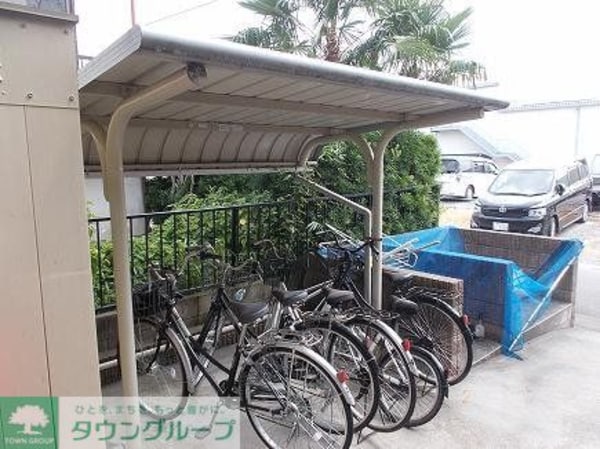 その他(屋根付き駐輪場完備)