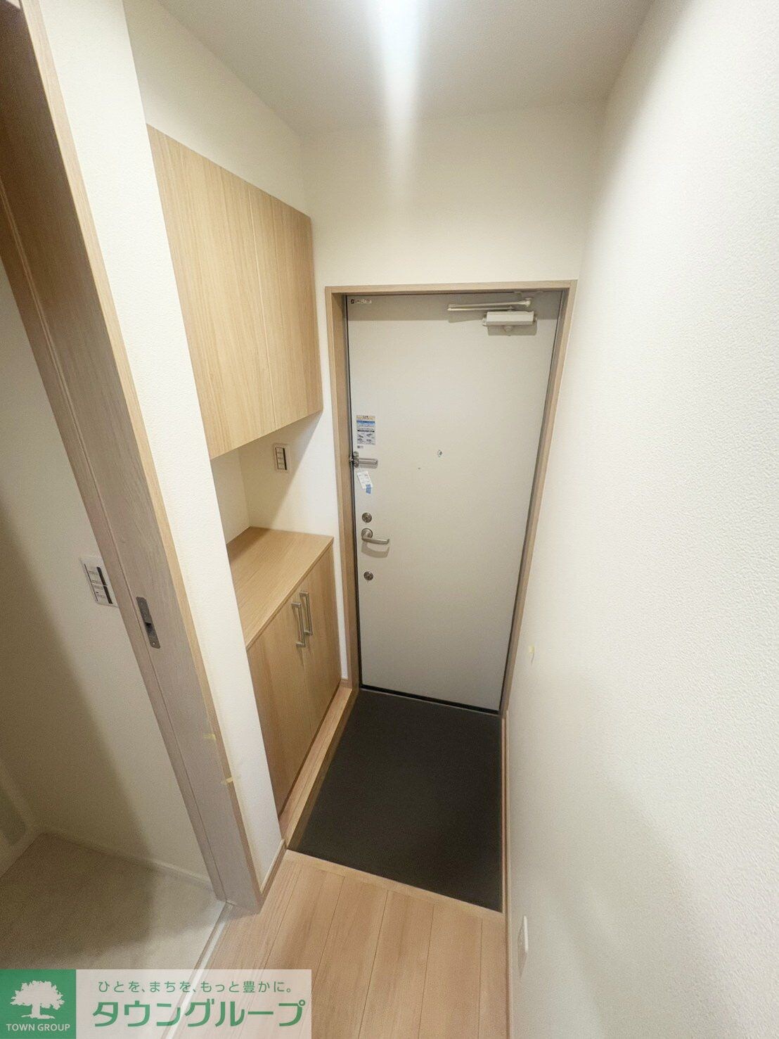 物件内観写真7　(玄関)