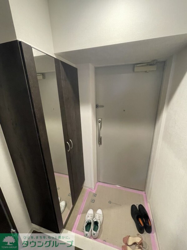 玄関(別号室参照　原状優先)