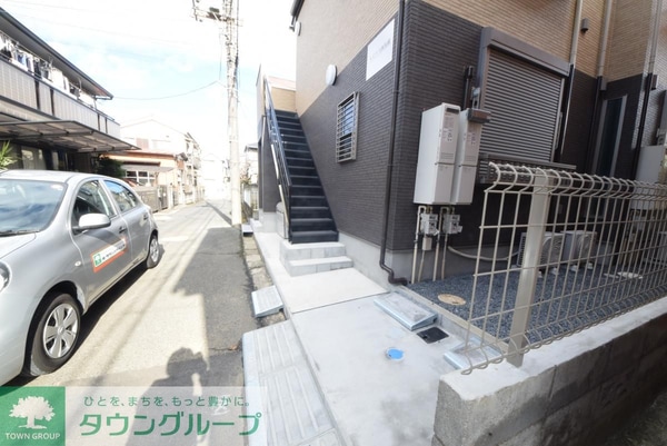 エントランス(駐車場)