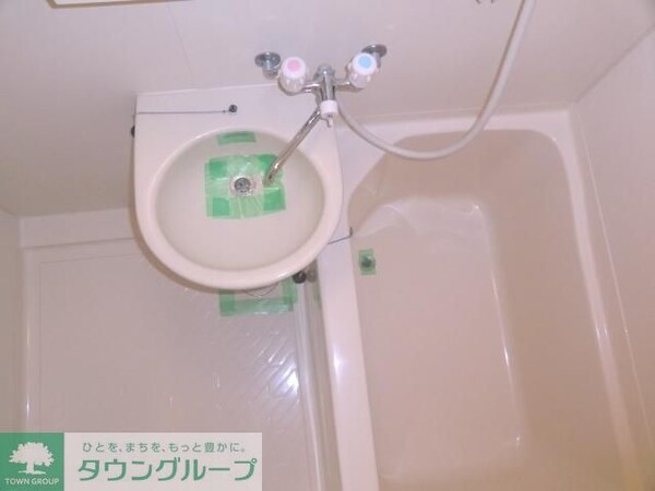 バス／シャワールーム等(一日の疲れはここで)