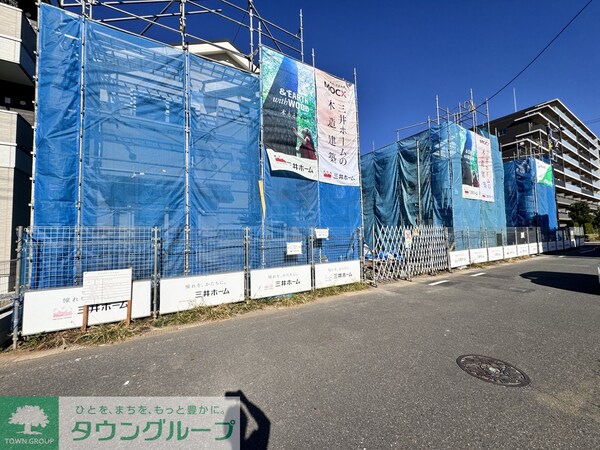 エントランス(駐車場)