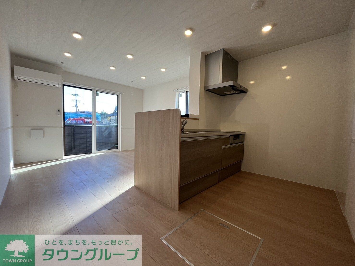 物件内観写真2　(リビング/居室)