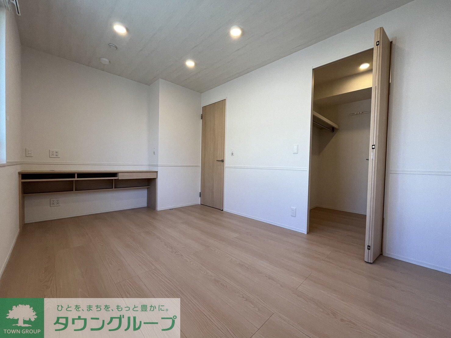 物件内観写真4　(リビング/居室)