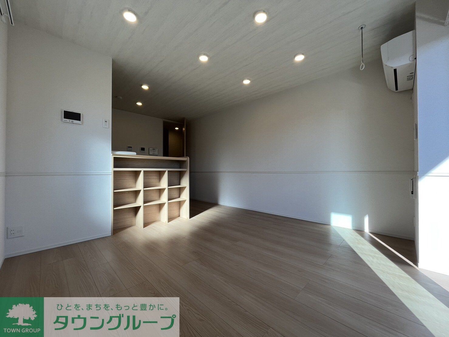 物件内観写真18　(エントランス)