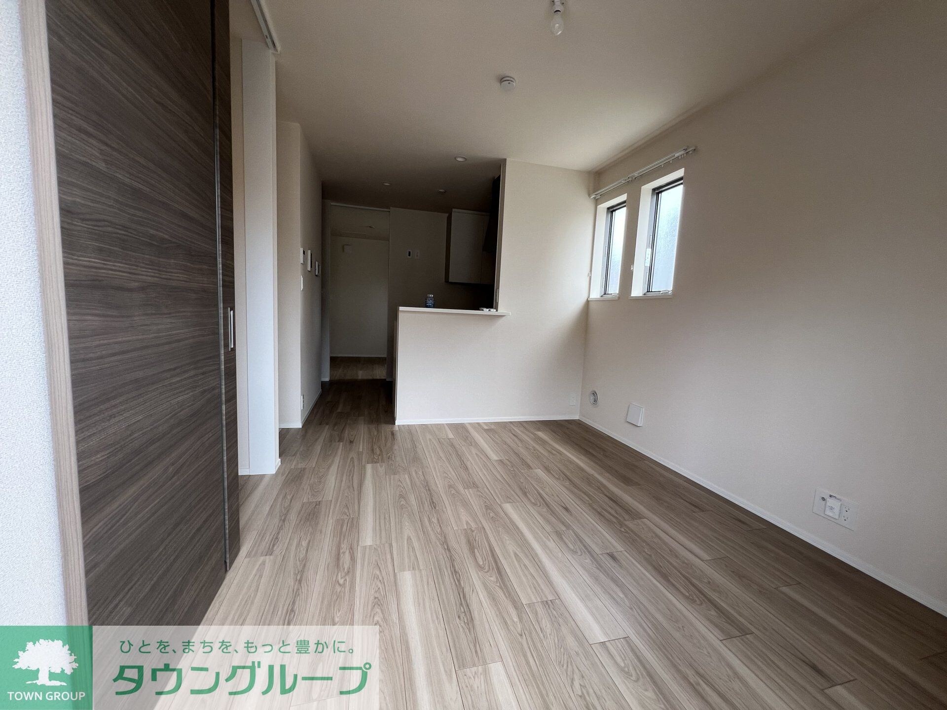 物件内観写真2　(リビング/居室)