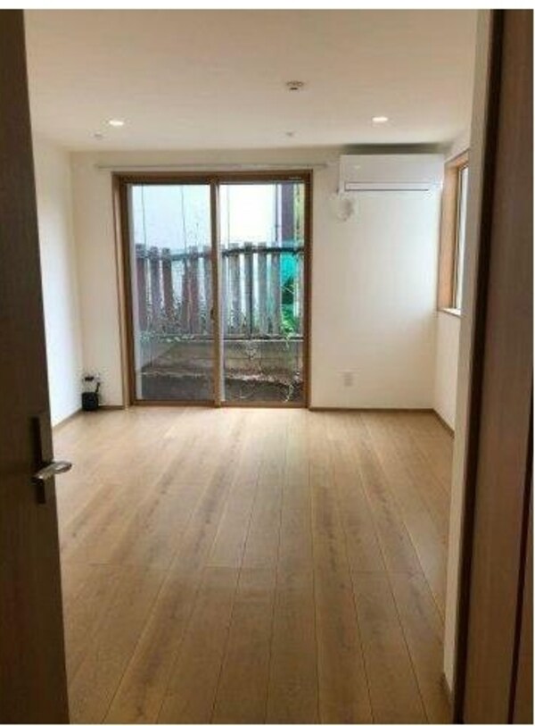 リビング・居室(別部屋参考写真・現況優先)