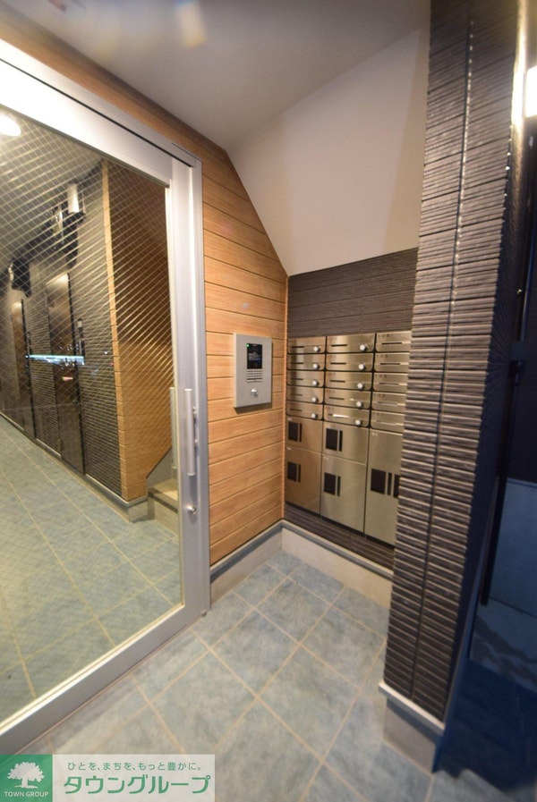 エントランス(駐車場)