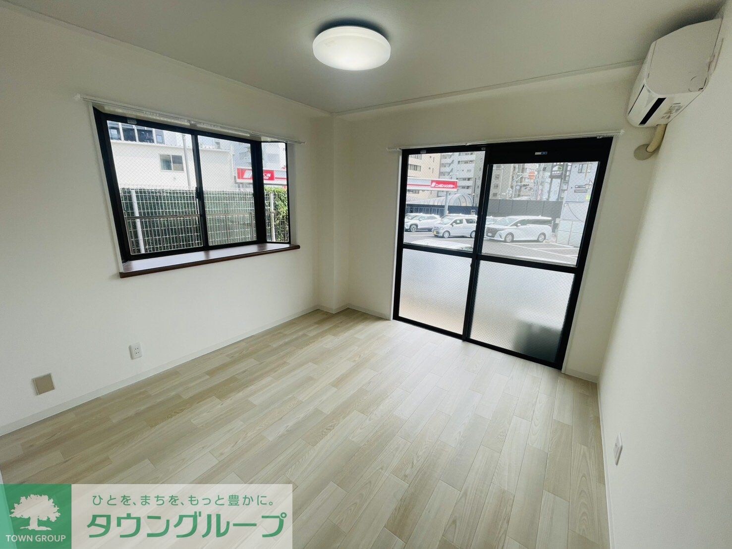 物件内観写真2　(リビング/居室)