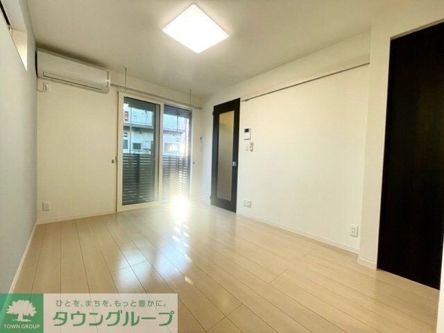 物件内観写真8　(リビング/居室)