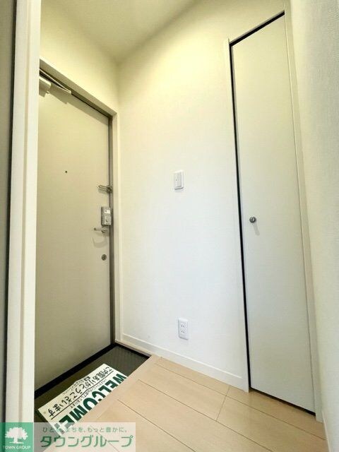 物件内観写真12　(玄関)