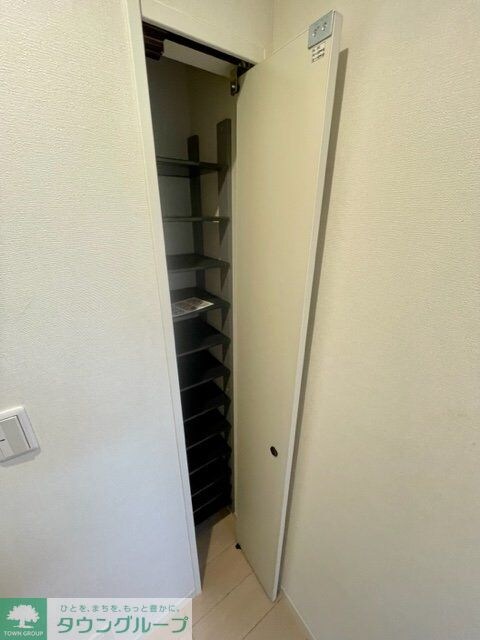 物件内観写真13　(玄関)